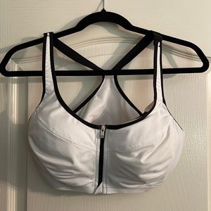 Victoria’s Secret Knockout Maximum Support Sports Bra